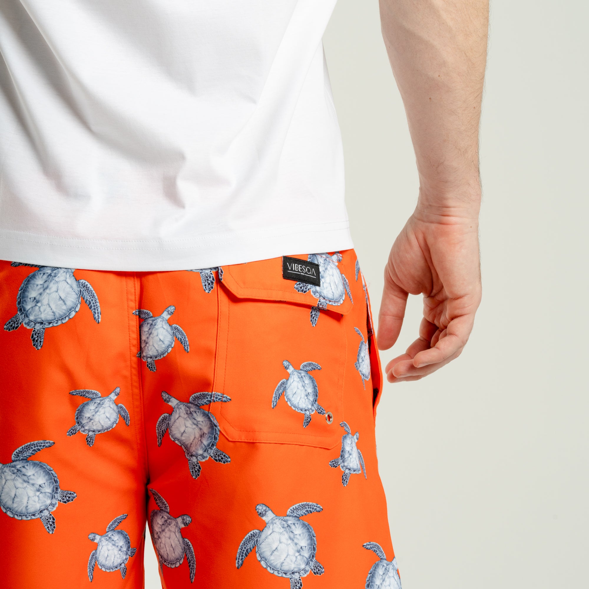 Shorts Orange Turtle
