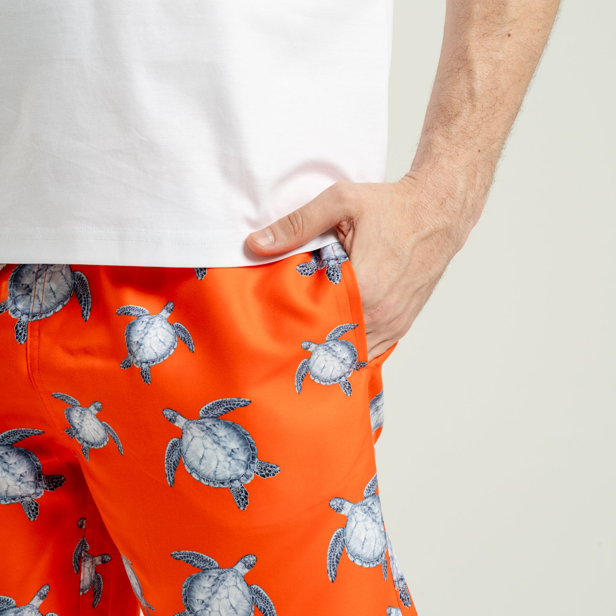 Shorts Orange Turtle